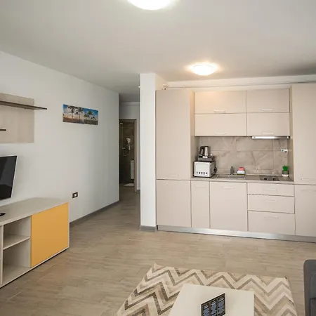 Alezzi Aparthotel 3*