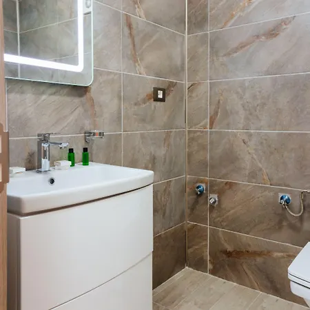 Alezzi Aparthotel 3*