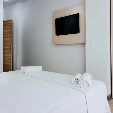 Alezzi Aparthotel 3*