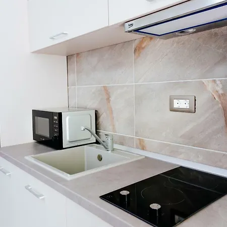 Alezzi Aparthotel 3*